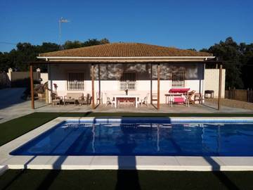 Maison de campagne pour 9 personnes, avec piscine et terrasse, animaux acceptés à Almodóvar del Río