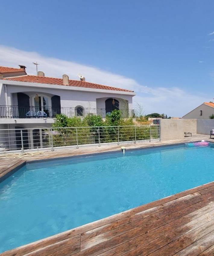 Villa pour 10 personnes, avec piscine ainsi que vue et jardin, animaux acceptés à Canet-en-Roussillon