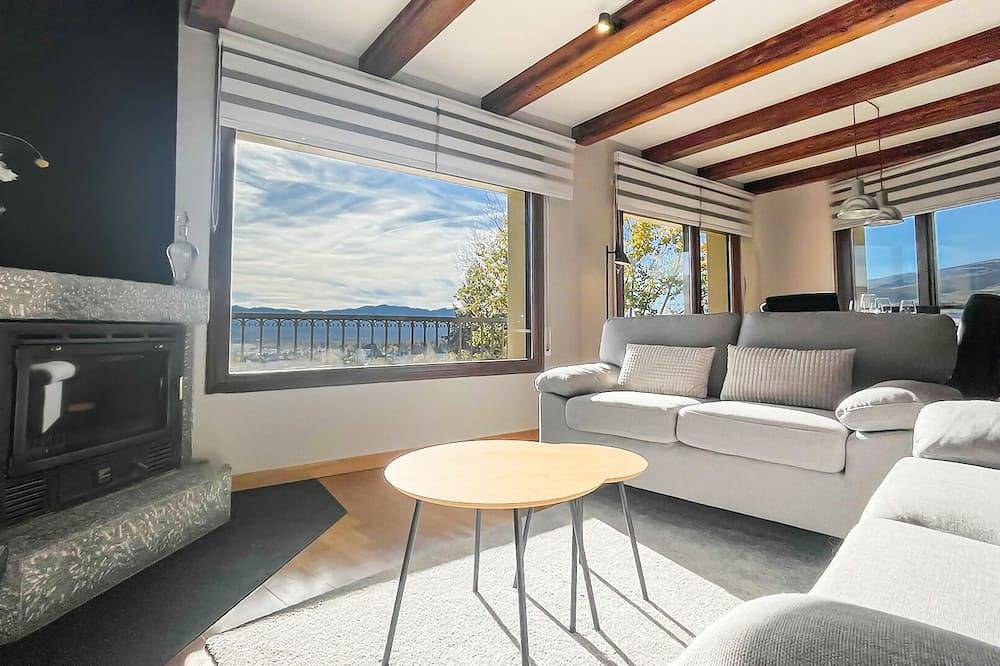 Entire apartment, Puigcerdà Cal Gatesques 2 in Puigcerdà, Catalan Pyrenees