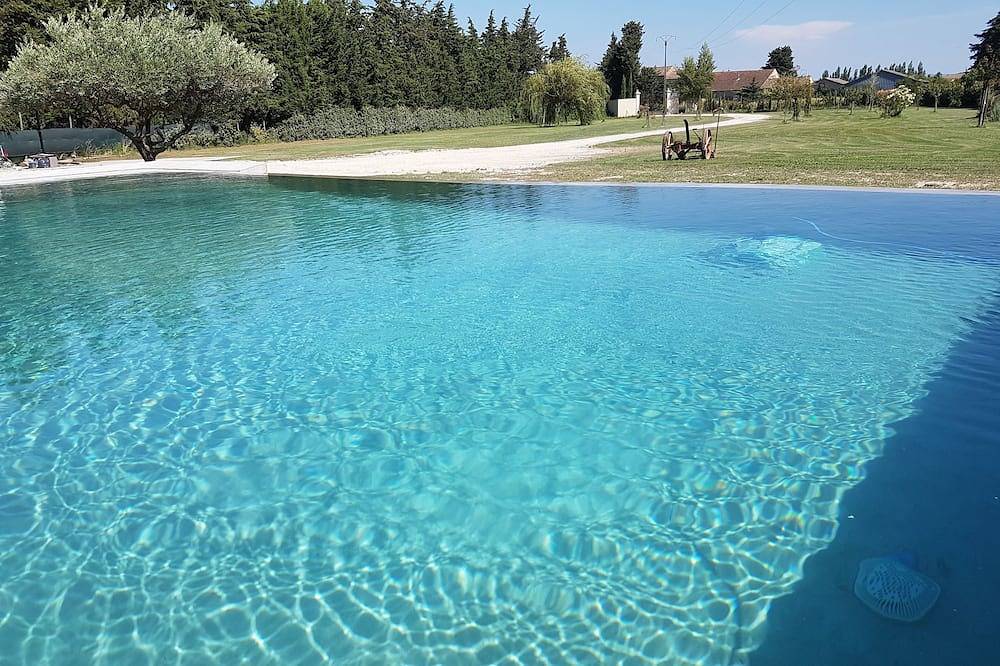 Familienbauernhaus mit Pool im Herzen der Provence, 15 Minuten von Avignon entfernt in Althen-des-Paluds, Vaucluse