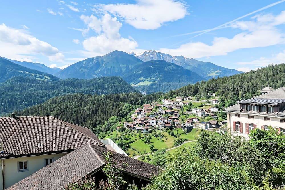Ganze Wohnung, Panorama da muntognas in Trin Dorf, Trin