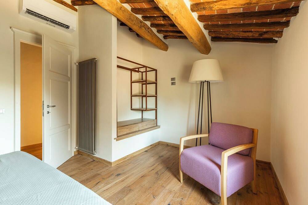 Cozy three-bedroom apartment within Domus Eleiva in Suvereto, Etruskische Küste