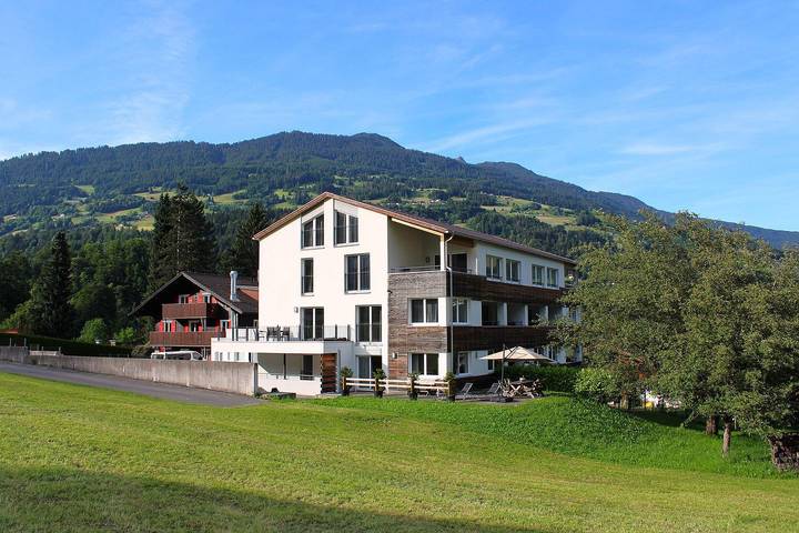 Ferienwohnung für 10 Personen, mit Balkon und Terrasse sowie Garten und Sauna in Tschagguns
