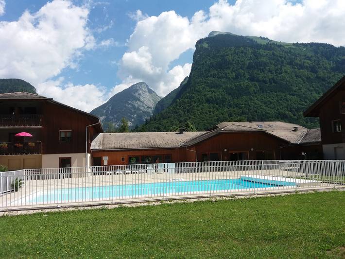 Studio entier, Studio « Le Grand Tetras A3 » avec vue montagne, piscine partagée et Wi-Fi in Samoëns, Région de Bonneville