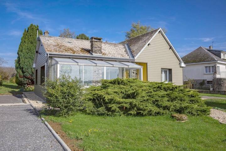 Location de vacances pour 6 personnes, avec Terrasse ainsi que Jardin et Vue à Renwez