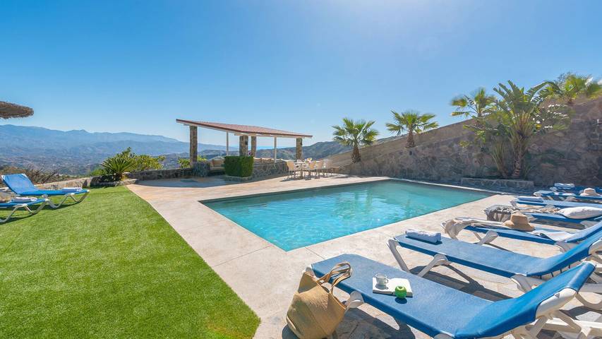 Casa rural para 20 personas, con balcón/terraza y piscina en Axarquía - 2