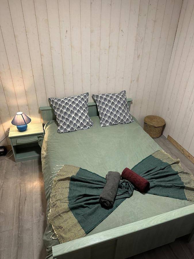 Location de vacances pour 4 personnes, avec vue ainsi que jardin et terrasse dans Saint-Julien-en-Saint-Alban