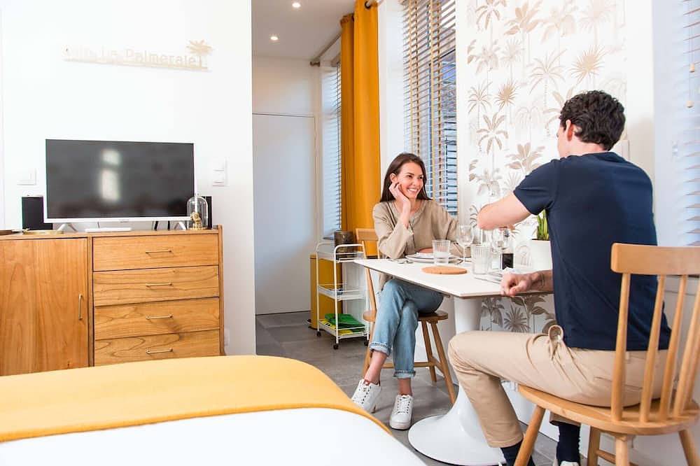 Appartement entier, Studio de standing avec piscine et Spa à 15min. de Lille in La Chapelle-d'Armentières, Région de Lille