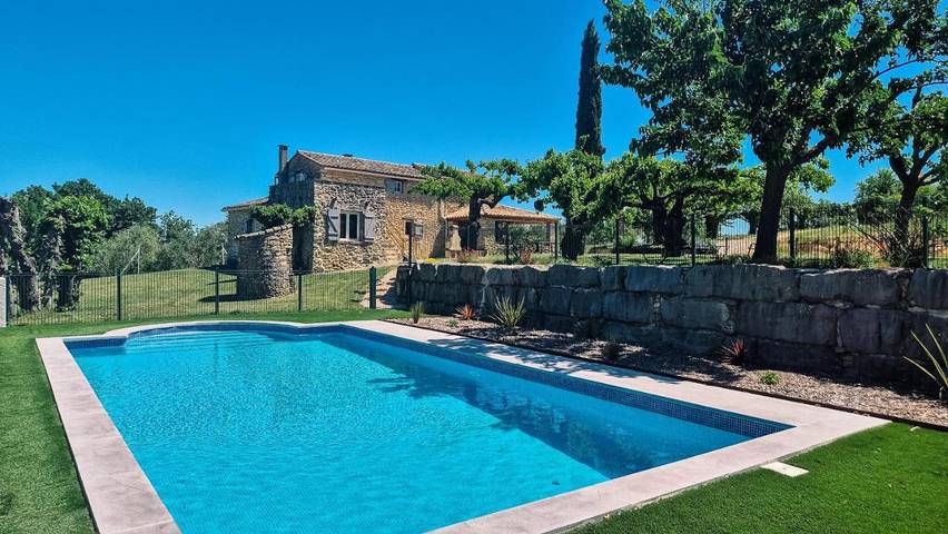 Location de vacances pour 12 personnes, avec jardin et vue ainsi que piscine et terrasse, animaux acceptés à Saint-Victor-de-Malcap - 4