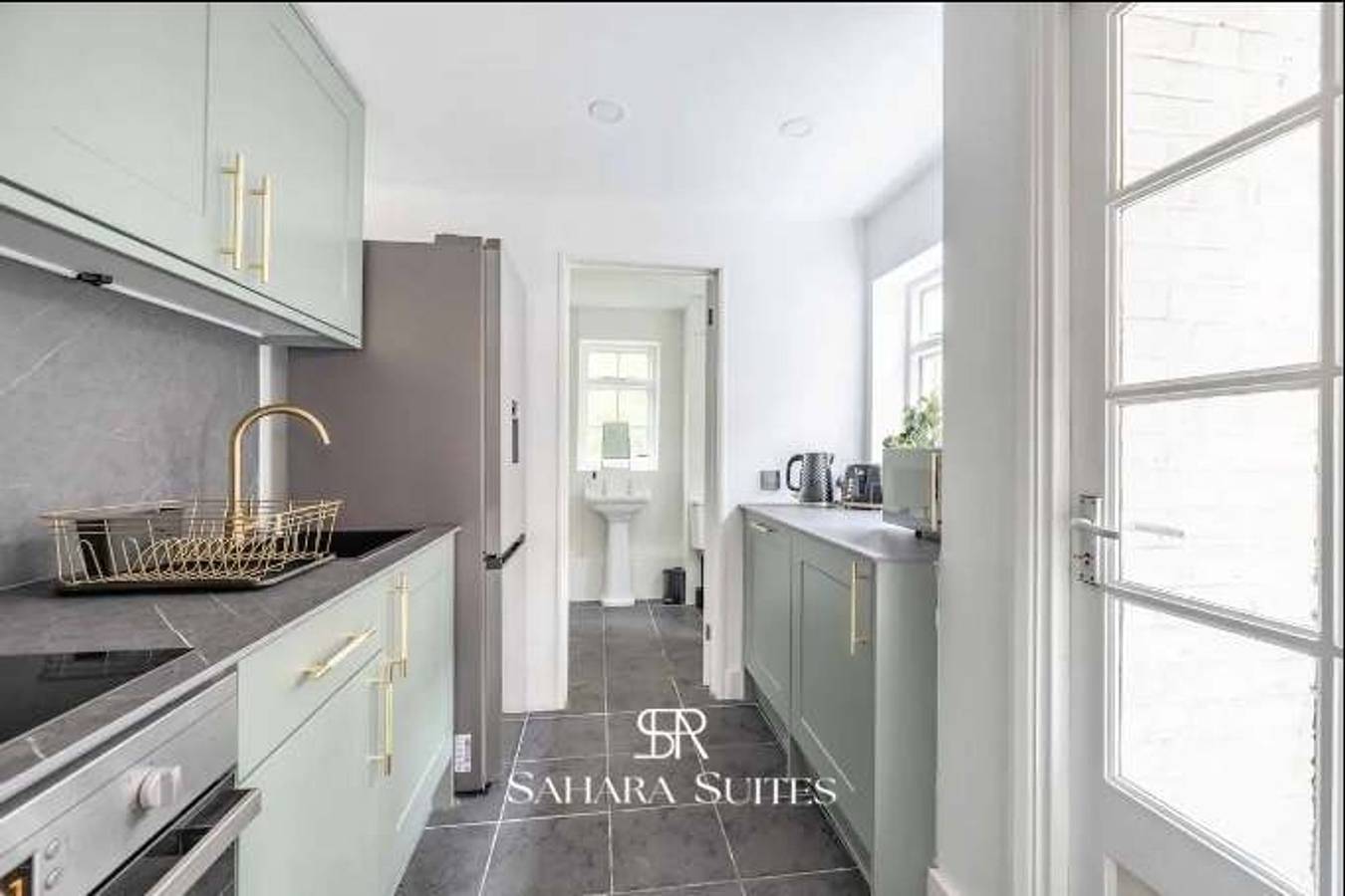 20  Off - Stylish 2Br Home - Windsor Castle   Eton in Windsor, Berkshire