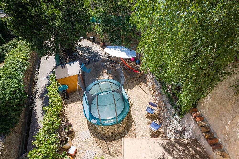 Gema de una casa rural para 5 con jardín en el corazón de la mágica St. Guilhem le Désert. in Saint-Guilhem-le-Désert, Región de Lodève