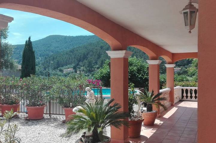 Chalet para 10 personas, con jacuzzi además de balcón y jardín - 1