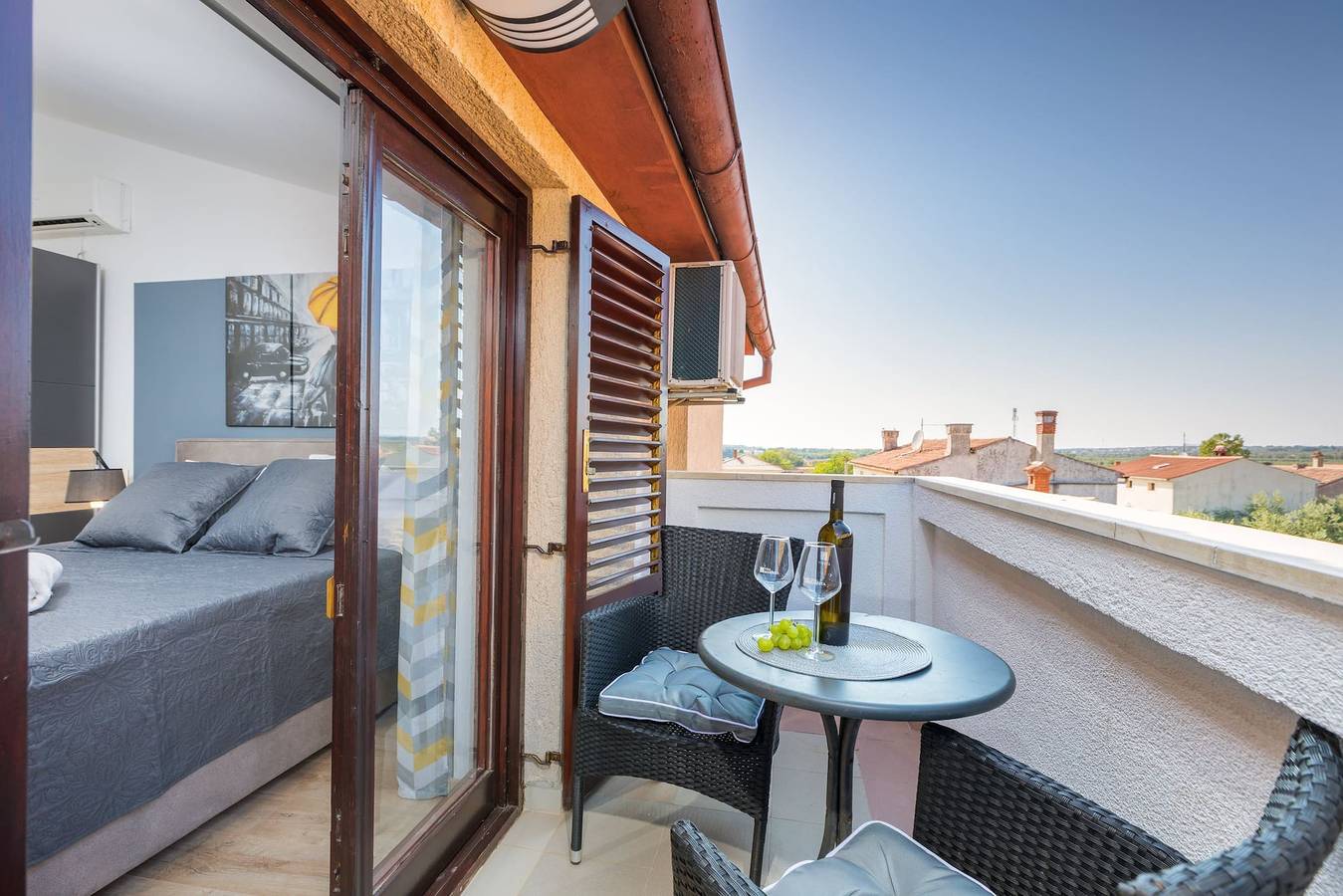 Ganze Ferienwohnung, Marceta Double Room - Pool and Big Garden in Valbandon, Südküste Istrien