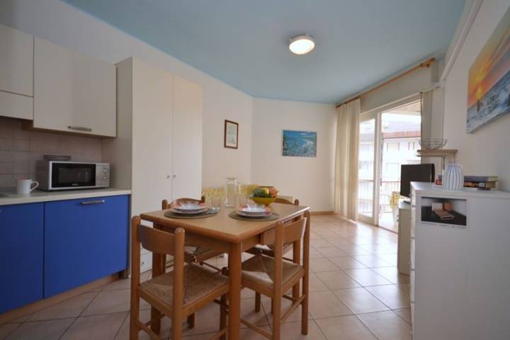 Ganzes Studio, Studio mit Pool in einer ruhigen Residenz in Ufficio 11, Lignano Sabbiadoro