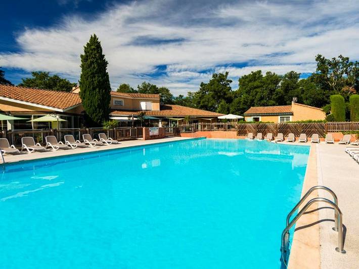 Parc de vacances pour 4 personnes, avec piscine ainsi que terrasse et jardin à Gaujac - 2