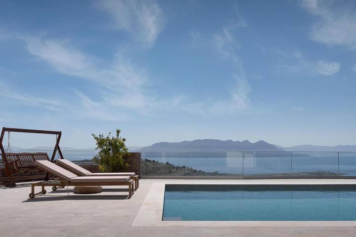 Location de vacances pour 16 personnes, avec vue ainsi que jardin et piscine dans Perdika