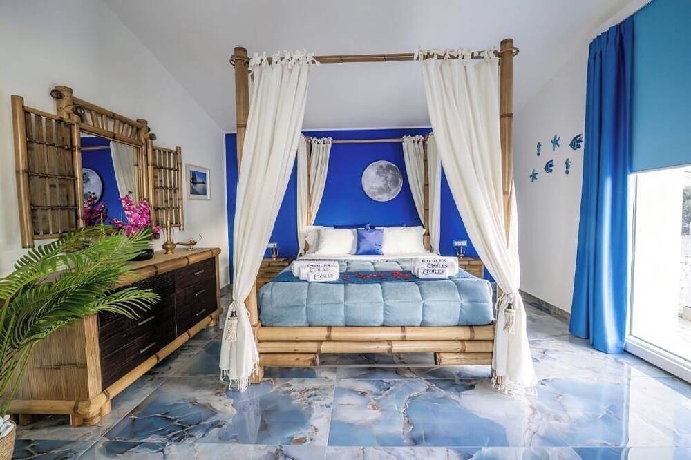 Luxury Family Suite Ursa Minor in Palmi, Reggio Calabria Province