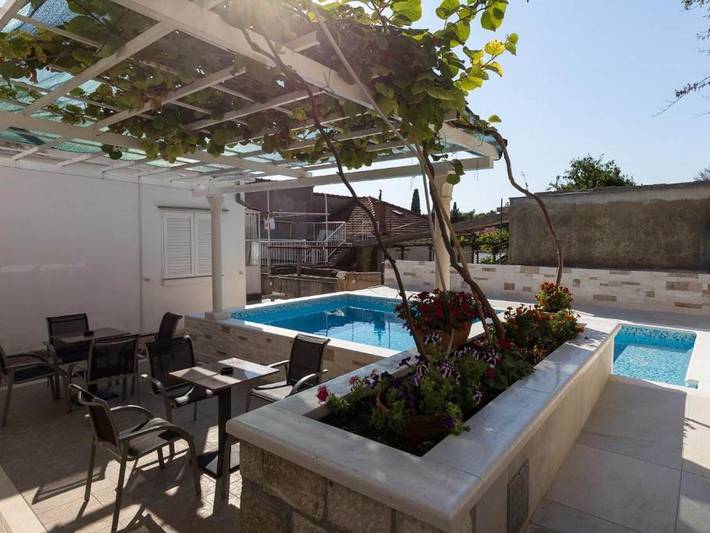 Ferienwohnung für 2 Personen, mit Terrasse und Pool, kinderfreundlich - 1