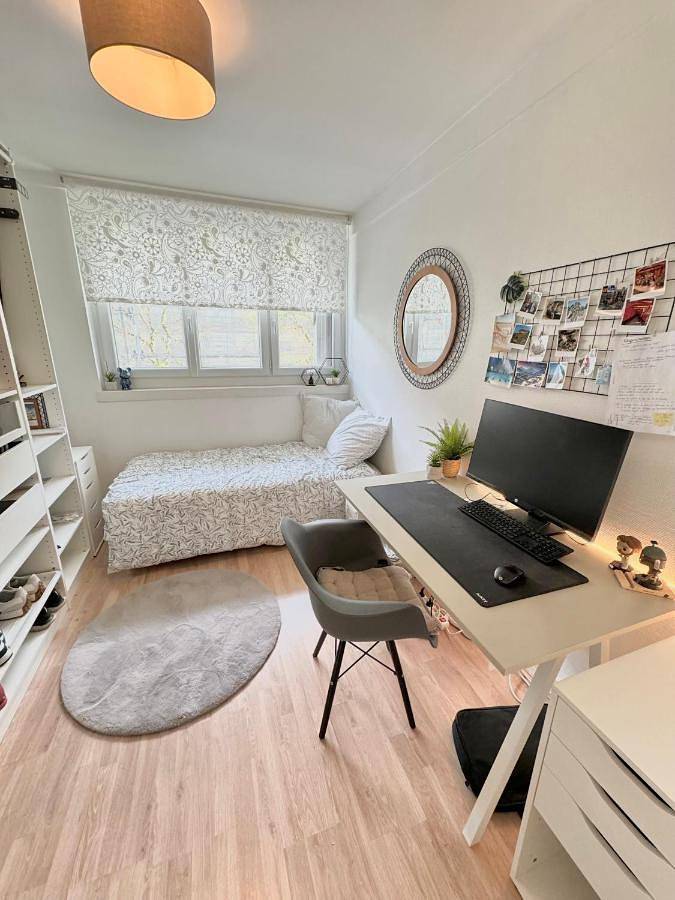 Appartement entier, Two-Bedroom Apartment in Viroflay, Yvelines