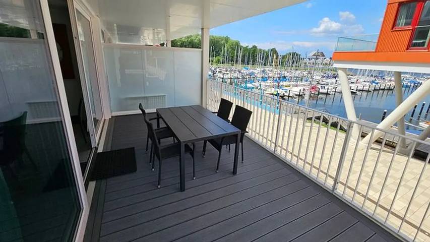 Ferienwohnung für 6 Personen, mit Whirlpool und Balkon sowie Sauna in Priwall