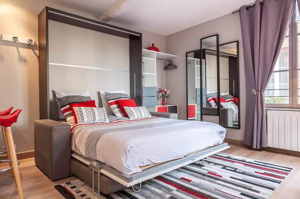 Geheel appartement, Studio Man Hout 1e verdieping. In Het Centrum Honfleur History in Honfleur, Lisieux en omgeving