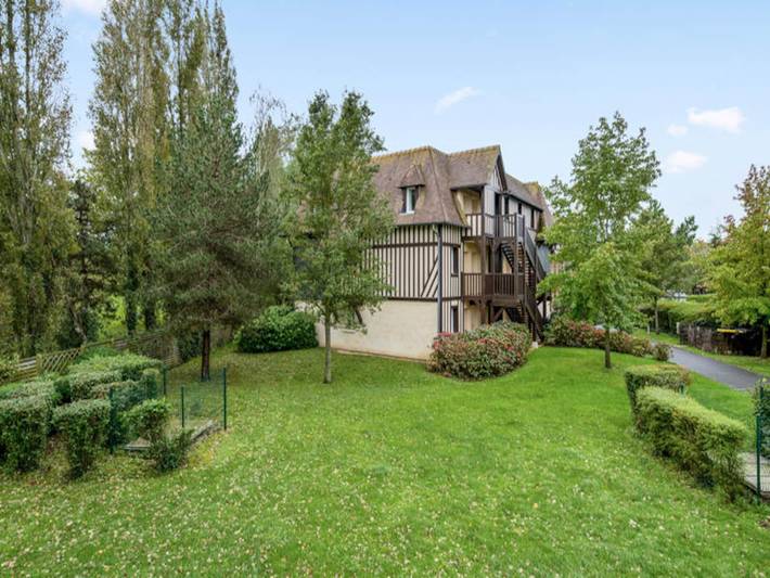 Ferienwohnung für 4 Personen, mit Whirlpool und Balkon sowie Pool, kinderfreundlich in Deauville