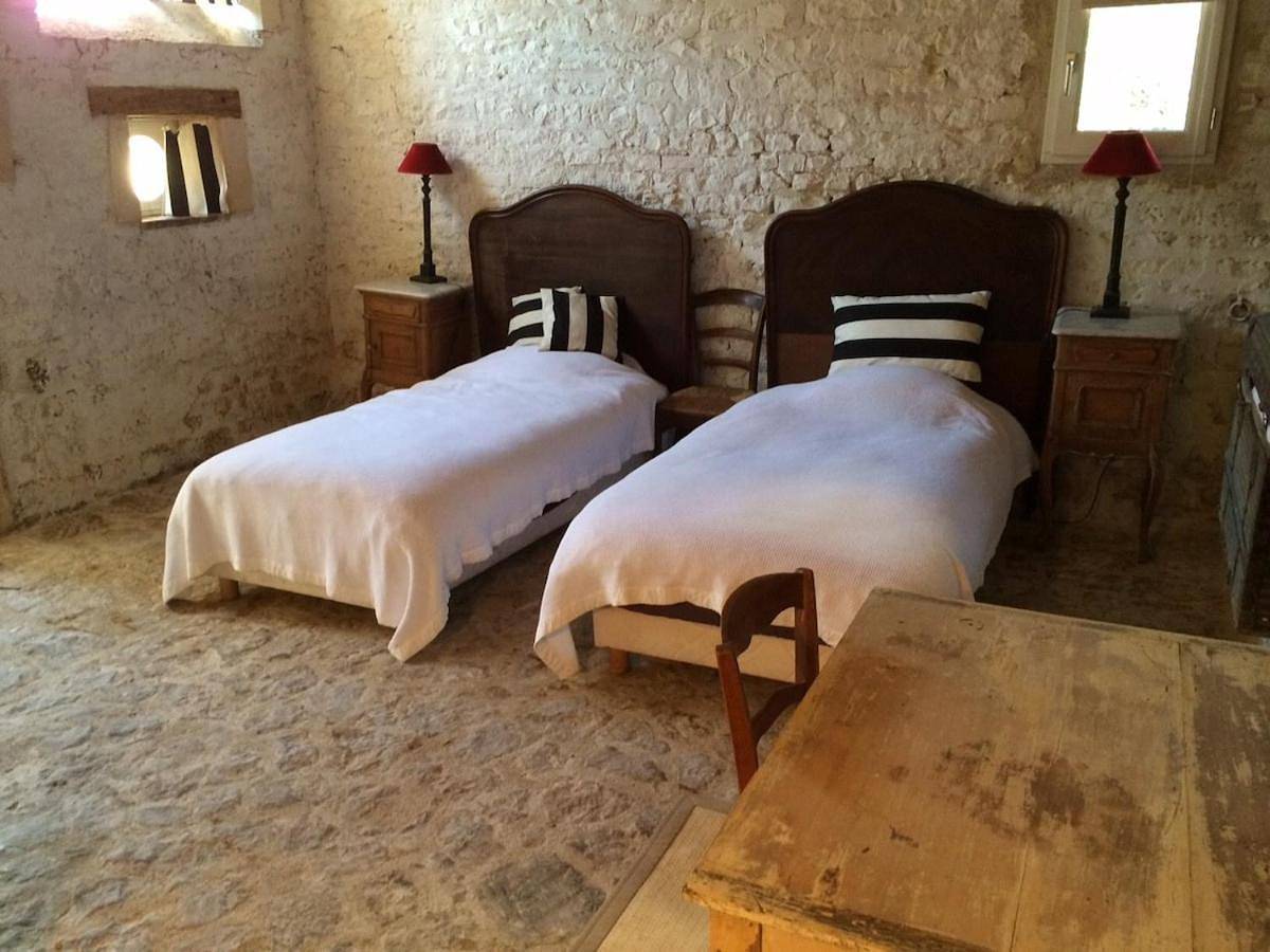 Gîte de l'Orangerie du Saulce in Escolives-Sainte-Camille, Région d'Auxerre