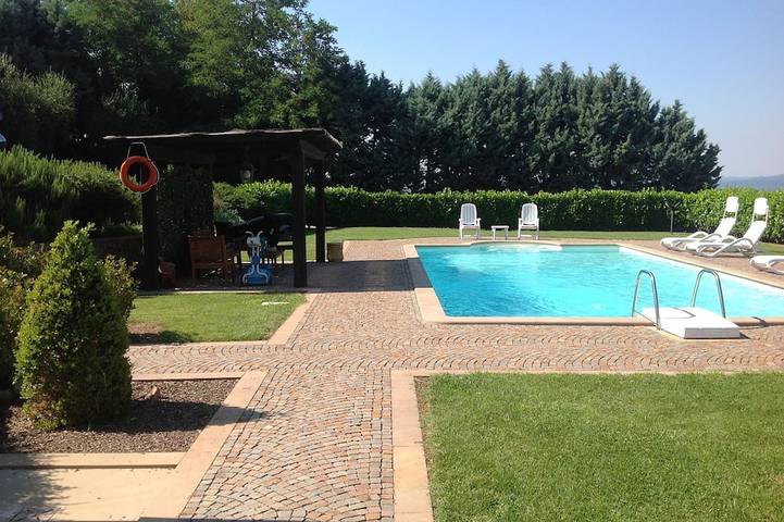 Location de vacances pour 6 personnes, avec Jacuzzi ainsi que Terrasse et Jardin à Orvieto