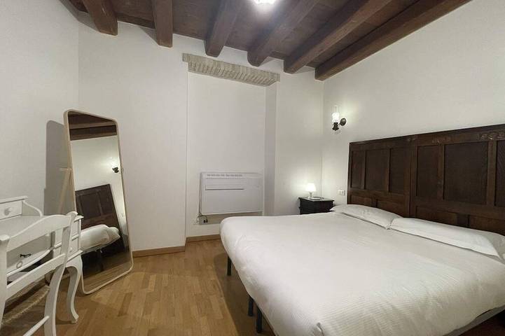 Ganze Wohnung, Schöne Wohnung für 4 neben dem Dom im Castello Viertel in Castello (Cagliari), Cagliari