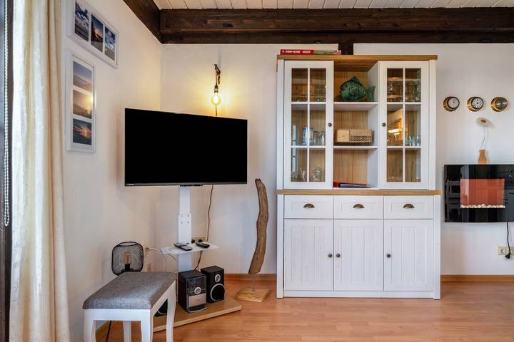 Ganze Wohnung, Ferienwohnung 'To Huus Pellworm' mit privater Terrasse, privatem Garten und Wi-Fi in Pellworm, Nordfriesland