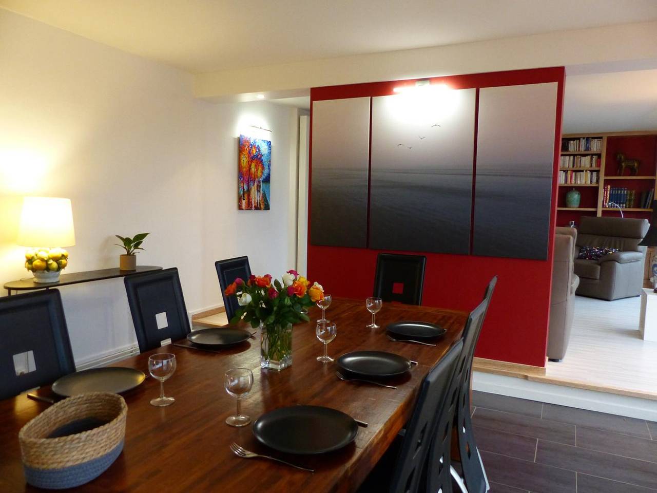 Ganze Wohnung, Panorama-Wohnung im Zentrum von Moulins mit Terrasse, 2 Schlafzimmern und modernen Annehmlichkeiten in Moulins, Allier