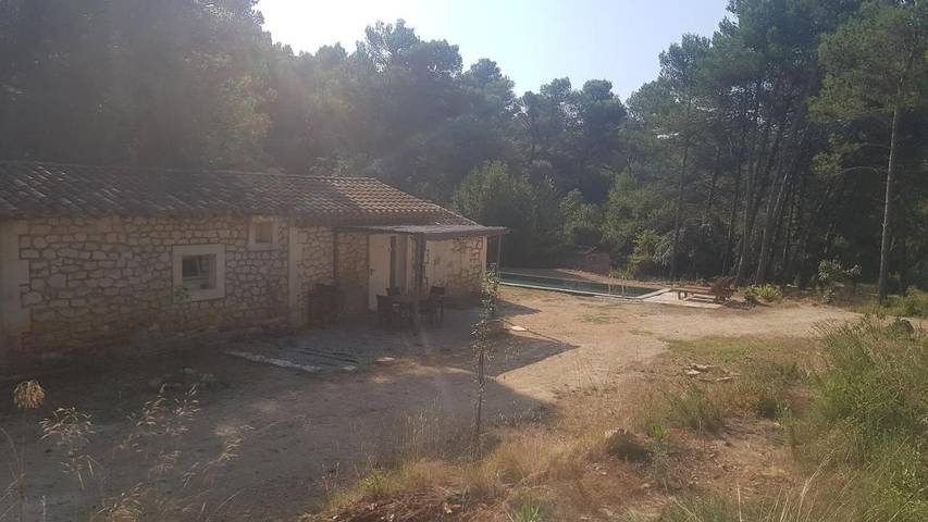 Location de vacances pour 4 personnes, avec vue ainsi que jardin et piscine, animaux acceptés à Les Baux-de-Provence - 3