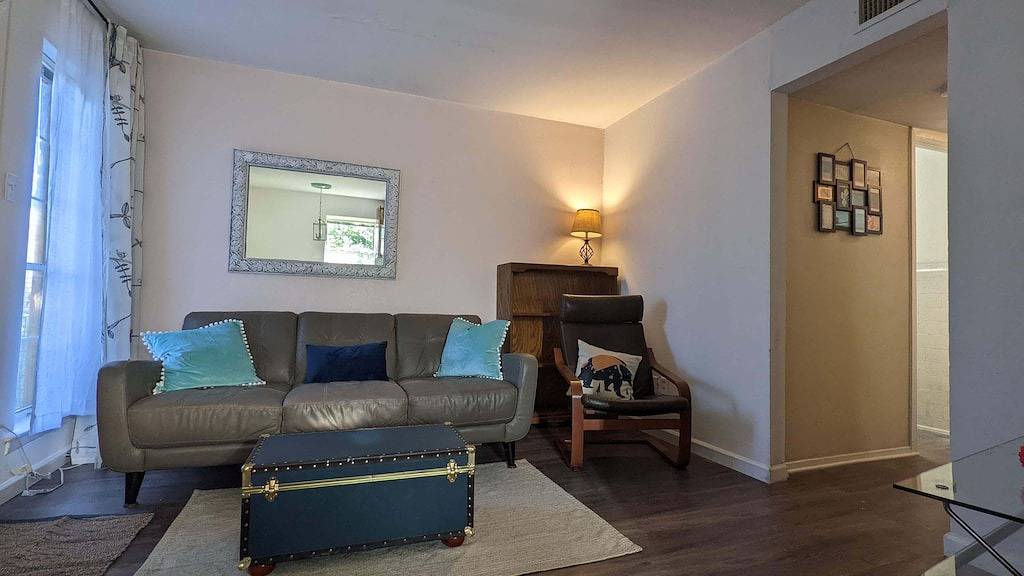 Ganze Wohnung, Historic Southside 2Br Apt - Pet Friendly in Fort Worth, Tarrant County