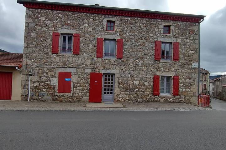 Le Val Danse - Maison de Caractère de 1870 - Entièrement Rénovée en 2020 in Saint-Anthème, Région d'Ambert