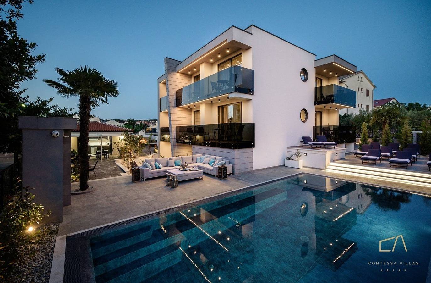 Stilvolle Villa Curiera im Stadtzentrum mit privatem Pool auf Krk in Malinska-Dubašnica, Krk