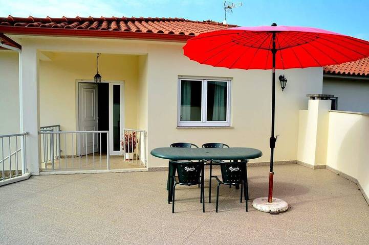 Gîte pour 5 personnes, avec Terrasse et Jardin à Cossourado