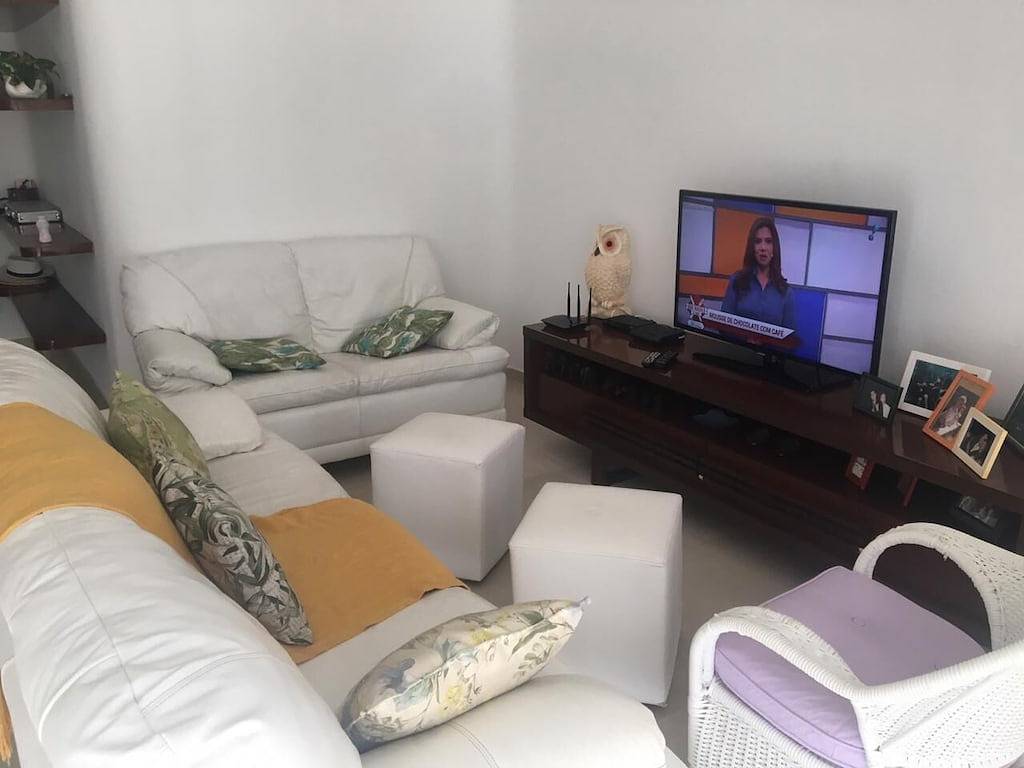 Ganze Wohnung, Apt vor dem Strand von Asturien. Fuß in den Sand. Geeignet für 8 Gäste. in Guarujá, Baixada Santista