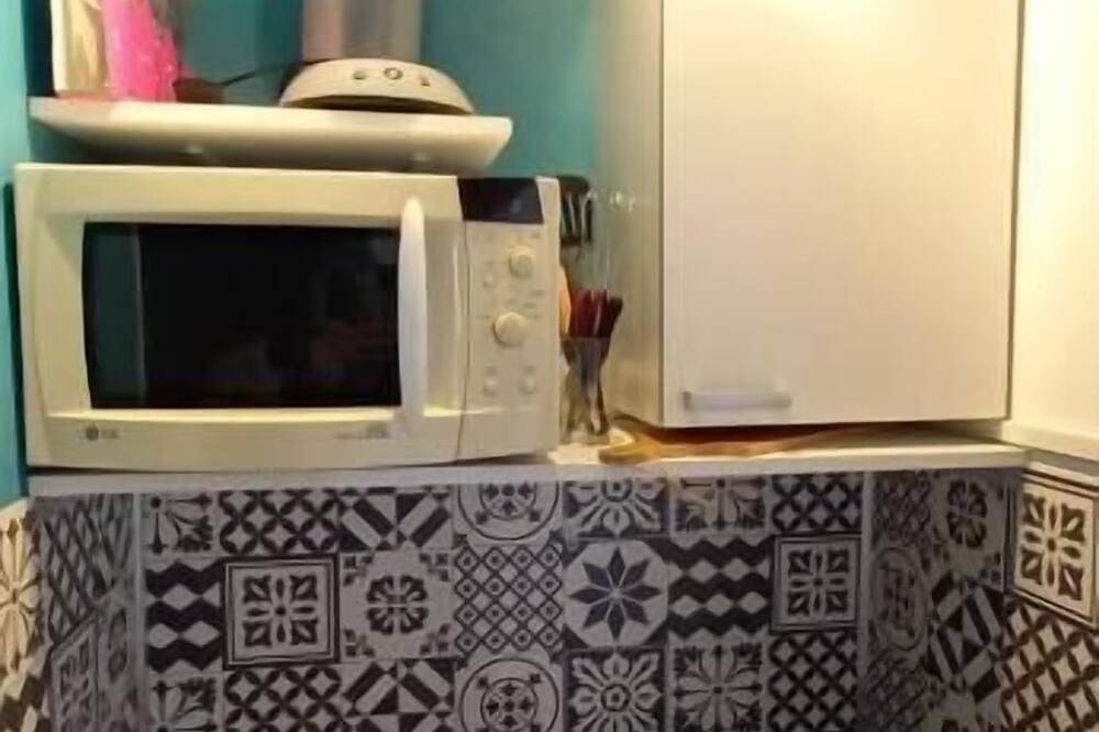 Ganze Wohnung, Le Zen -studio Tout Équipé- Wifi Fibre-centre Ville in Tarbes, Hautes-Pyrénées