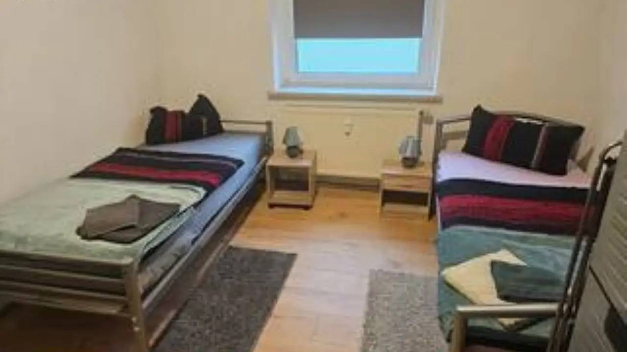 Ganze Ferienwohnung, Ferienwohnung für 5 Personen (80 m²) in Leuna in Leuna, Saale-Unstrut