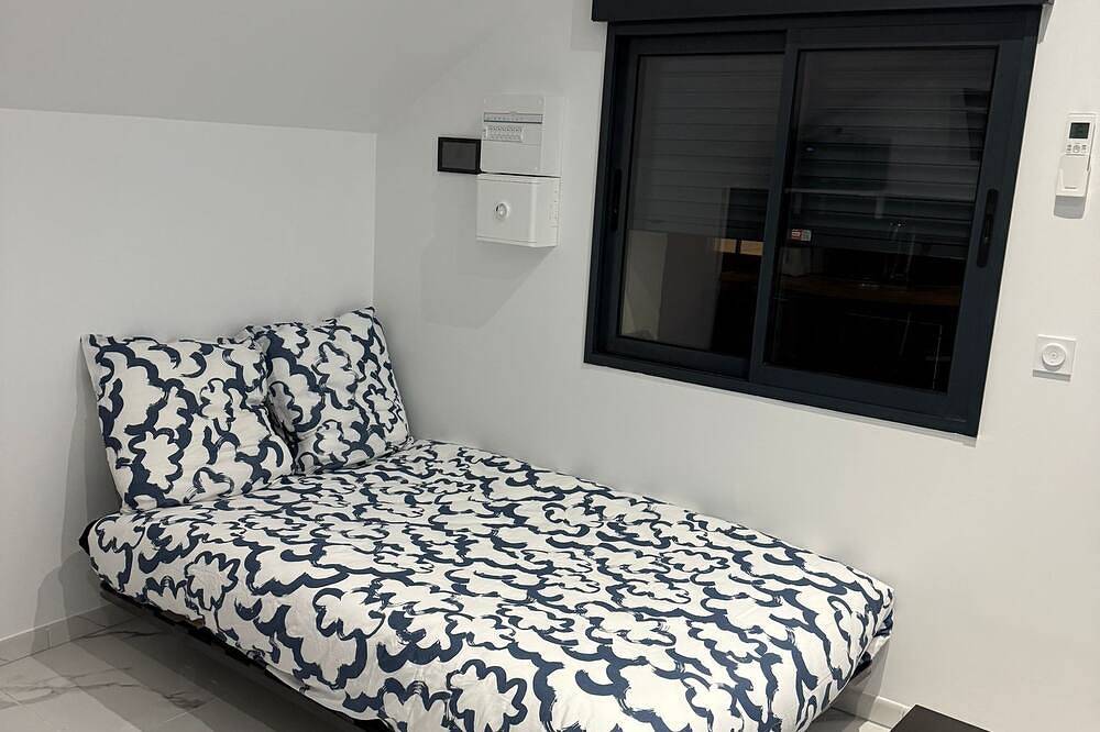 Apartamento entero, Charming studio near Roissy Cdg in Vaujours, Sena-Saint Denis