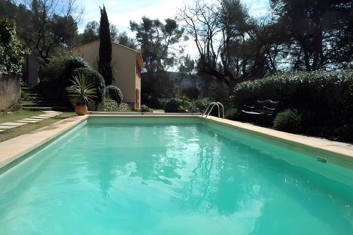 Maison de vacances pour 2 personnes, avec jardin à Le Tholonet
