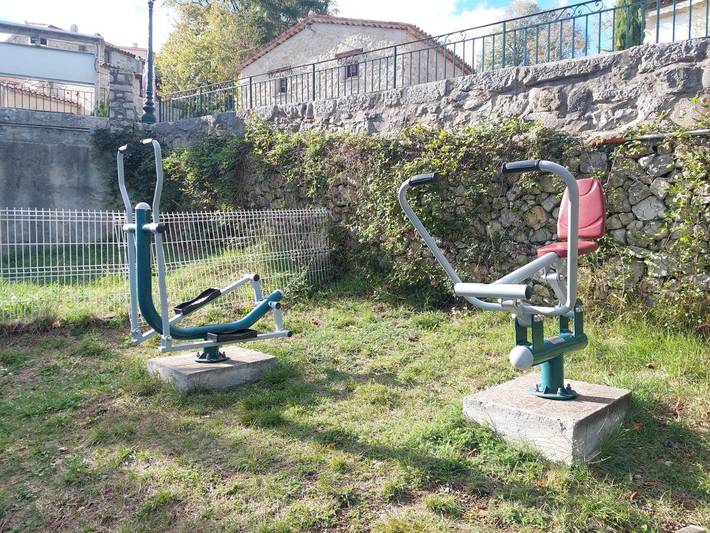 Gîte pour 4 personnes, avec vue et terrasse, animaux acceptés à Le Mas - 2