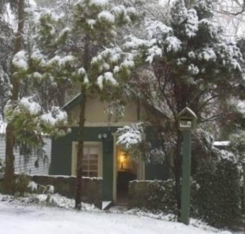 Schönes Hush Cottage in Sassafras in Melbourne, Victoria
