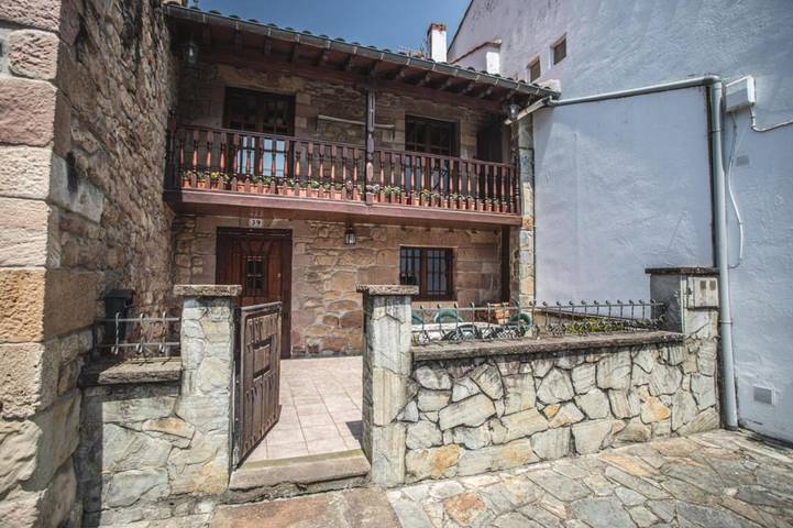 Casa rural para 6 personas, con vistas y terraza, Se admiten mascotas en Besaya - 3