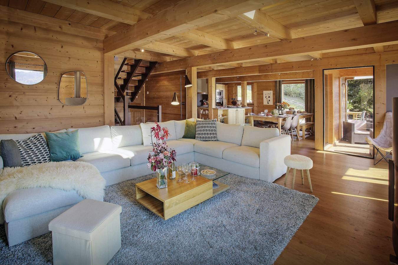 Luxury 4-star ski chalet for 15 - hot tub & games room - Ovo Network in Manigod, Región de Annecy