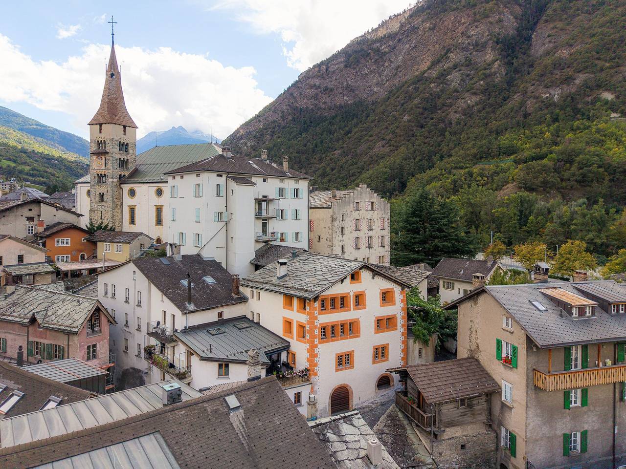 Entire holiday apartment, Holiday flat from the 16th century in Visp, Wallisian Alps
