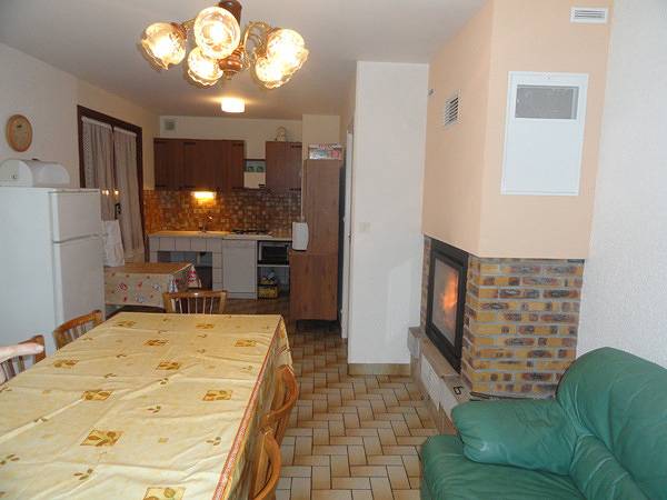 Casa de huéspedes para 6 personas con balcón in Nans-sous-Sainte-Anne, Doubs (desambiguación)