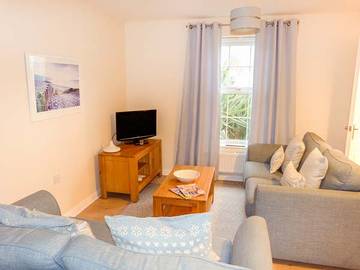 Log Cabin for 4 People in Camber, Rother, Photo 2