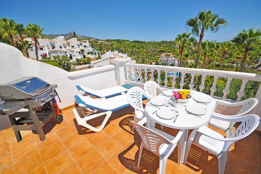 Entire apartment, Rabat 16 in El Capistrano, Costa del Sol