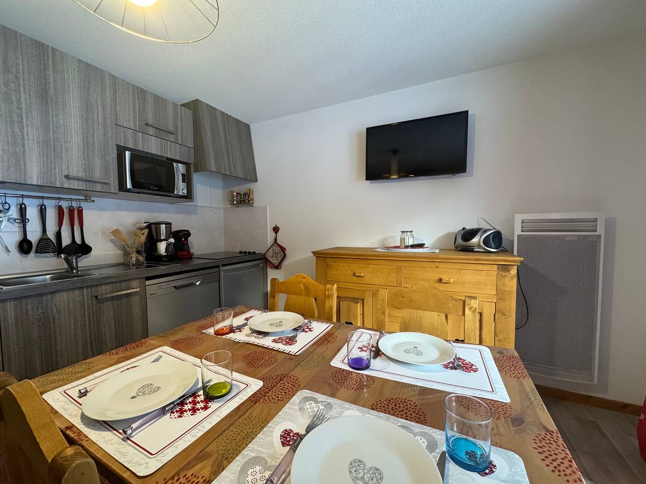 Ganze Wohnung, Charmantes Apartment nahe Pisten mit Parkplatz in Thollon-les-Mémises, Thonon-les-Bains und Umgebung